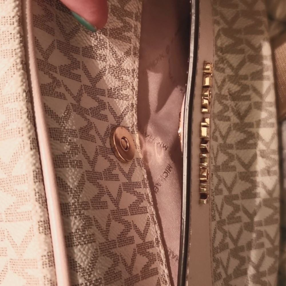 Purse - Picture 7 of 11